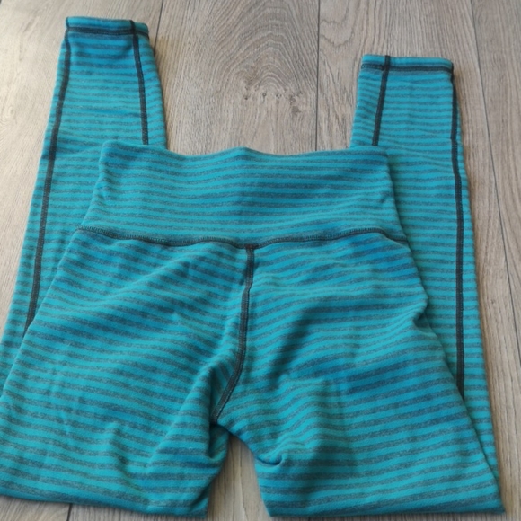 Ivivva reversible leggings size 14 - Picture 3 of 4